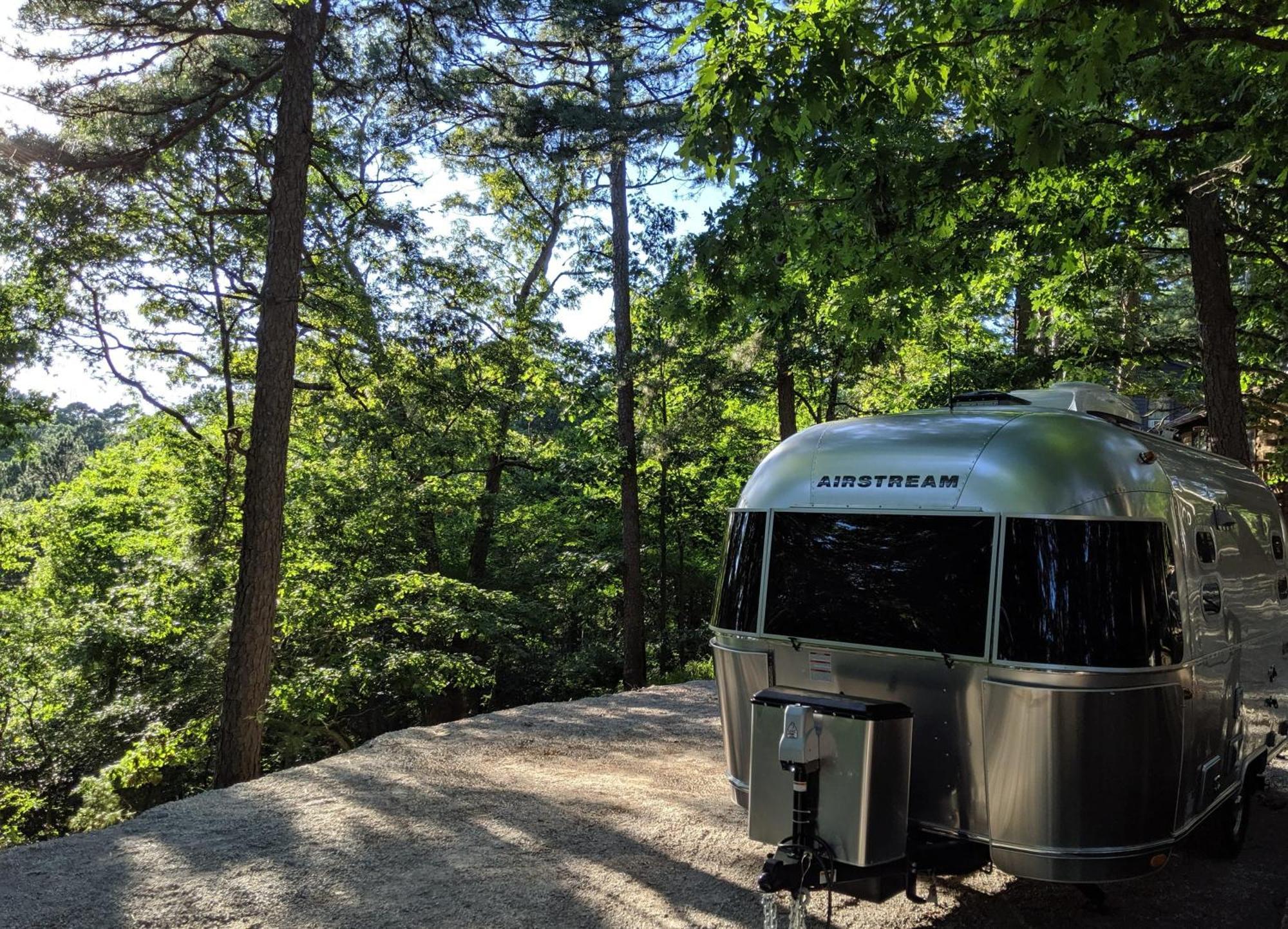 Airstream Caravel 2020 Loblolly Pines Adventure Camp Hotel Eureka Springs Exterior photo